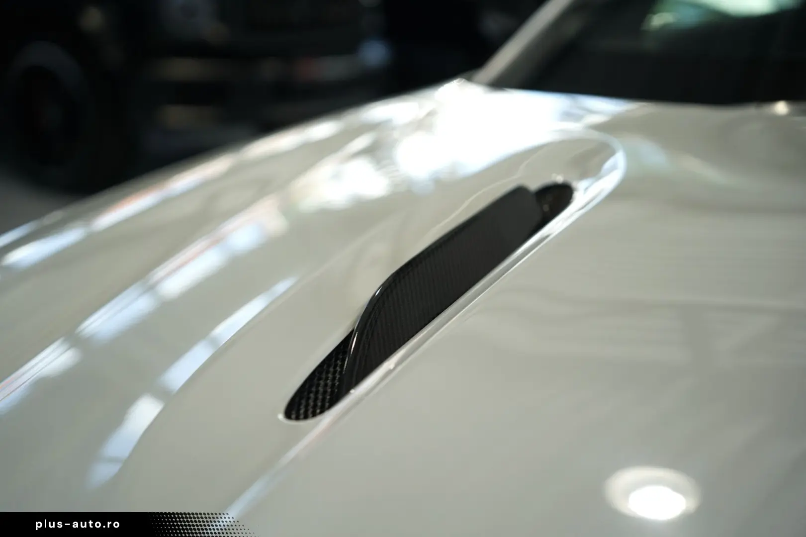 ASTON MARTIN DBX 707 4.0 V8  Carbon .  23