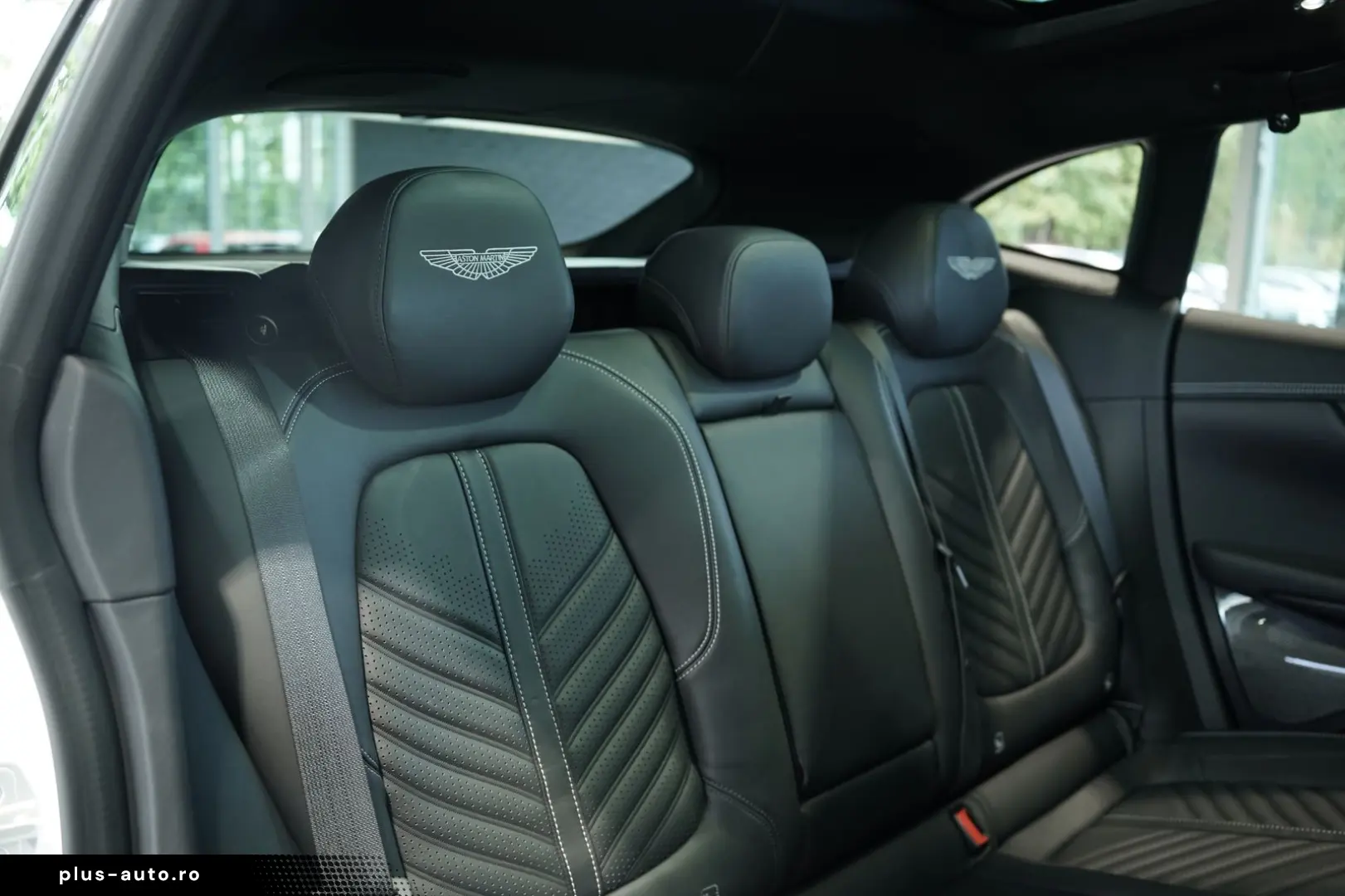 ASTON MARTIN DBX 707 4.0 V8  Carbon .  23