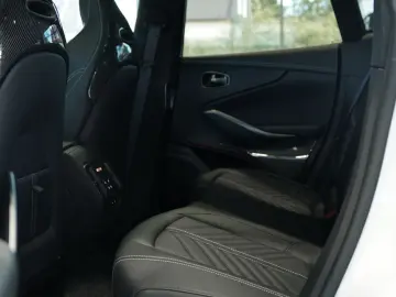 ASTON MARTIN DBX 707 4.0 V8  Carbon .  23