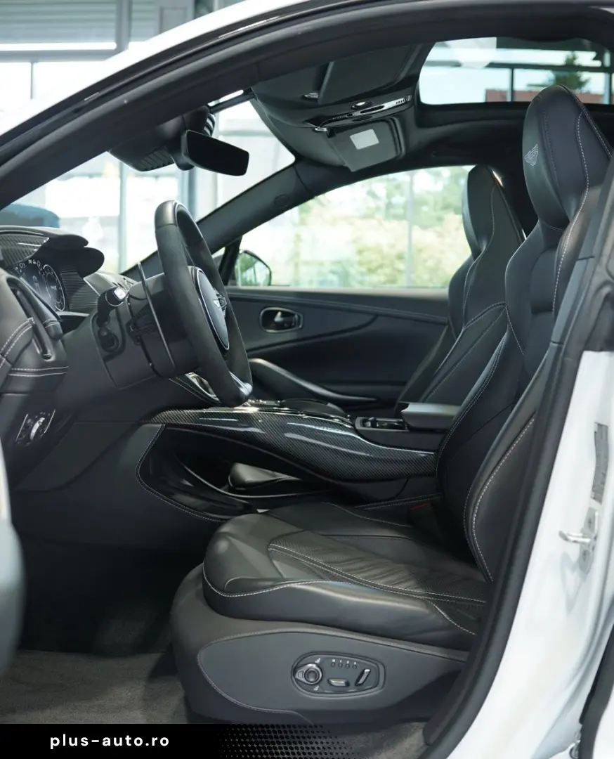 ASTON MARTIN DBX 707 4.0 V8  Carbon .  23