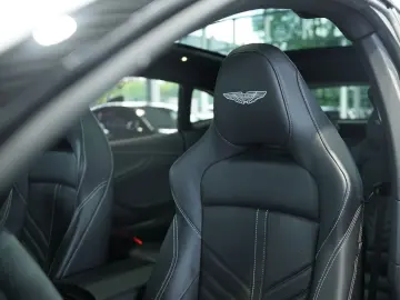 ASTON MARTIN DBX 707 4.0 V8  Carbon .  23