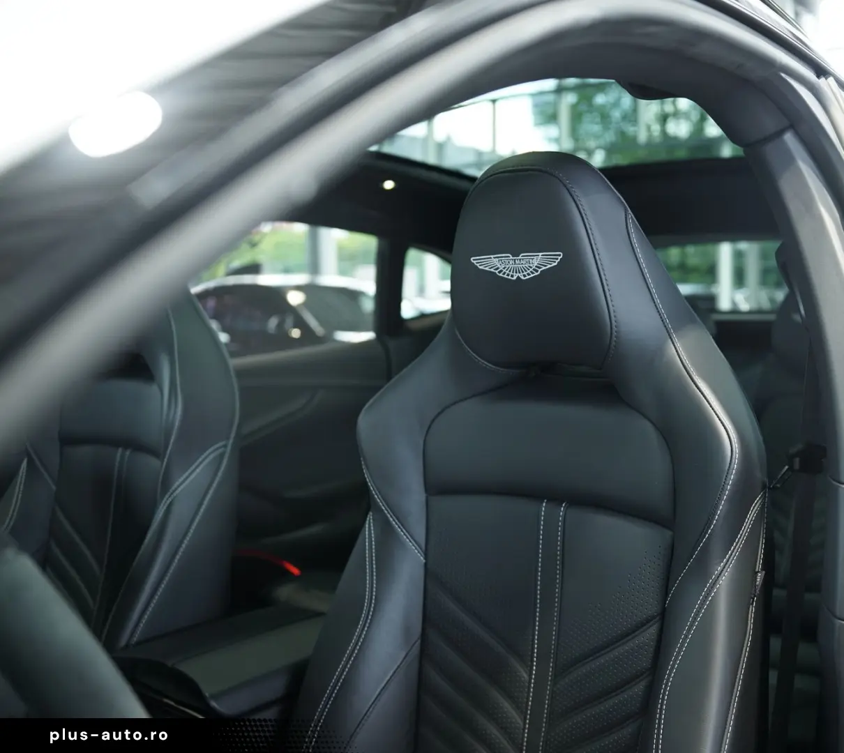 ASTON MARTIN DBX 707 4.0 V8  Carbon .  23