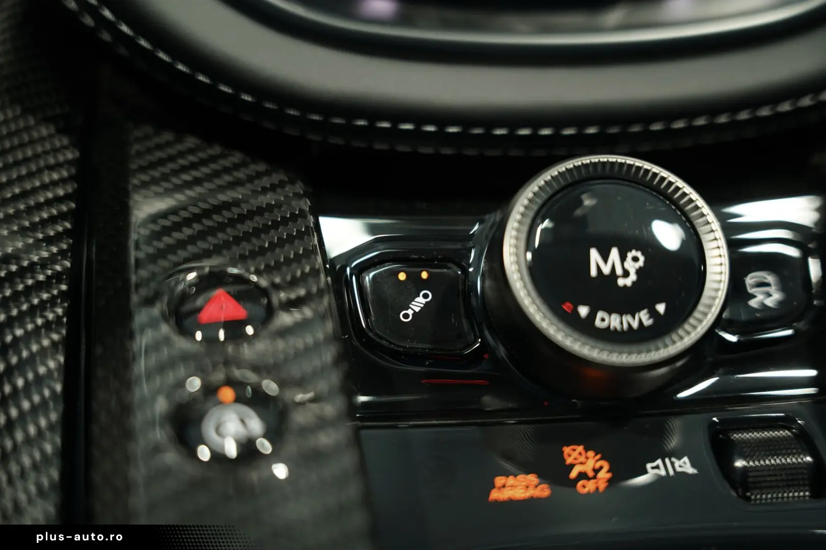 ASTON MARTIN DBX 707 4.0 V8  Carbon .  23