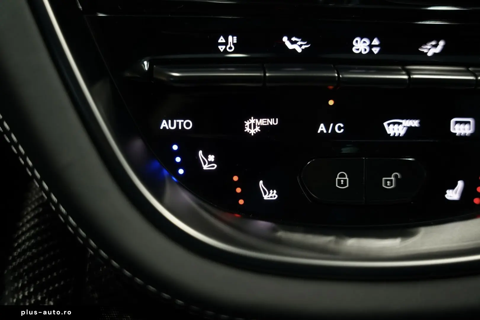 ASTON MARTIN DBX 707 4.0 V8  Carbon .  23