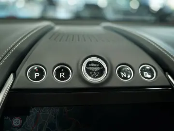 ASTON MARTIN DBX 707 4.0 V8  Carbon .  23