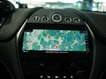 ASTON MARTIN DBX 707 4.0 V8  Carbon .  23