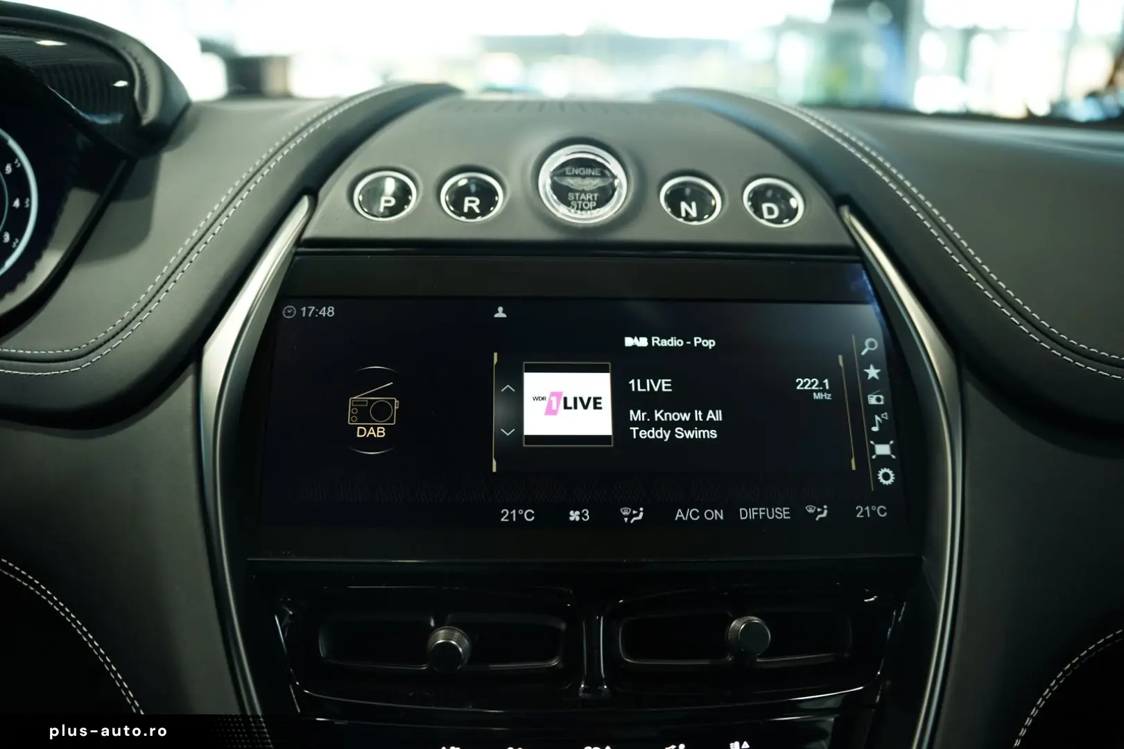ASTON MARTIN DBX 707 4.0 V8  Carbon .  23