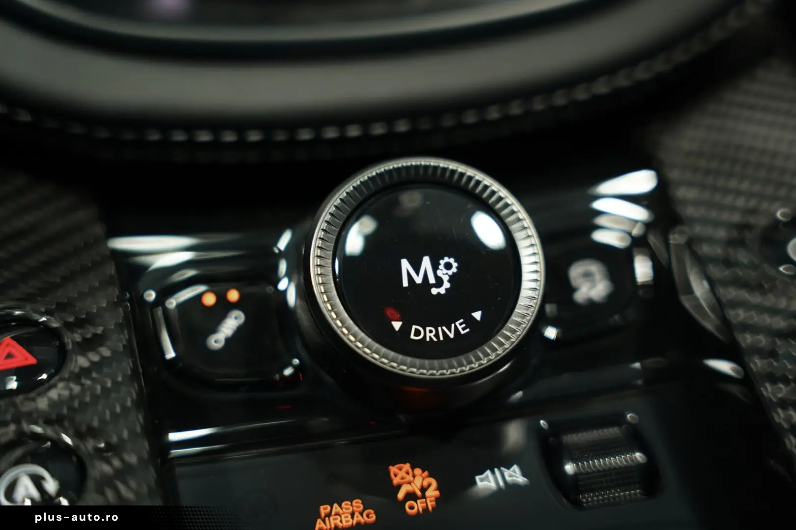 ASTON MARTIN DBX 707 4.0 V8  Carbon .  23