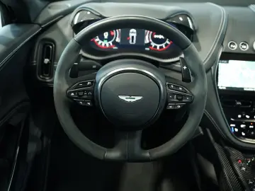 ASTON MARTIN DBX 707 4.0 V8  Carbon .  23