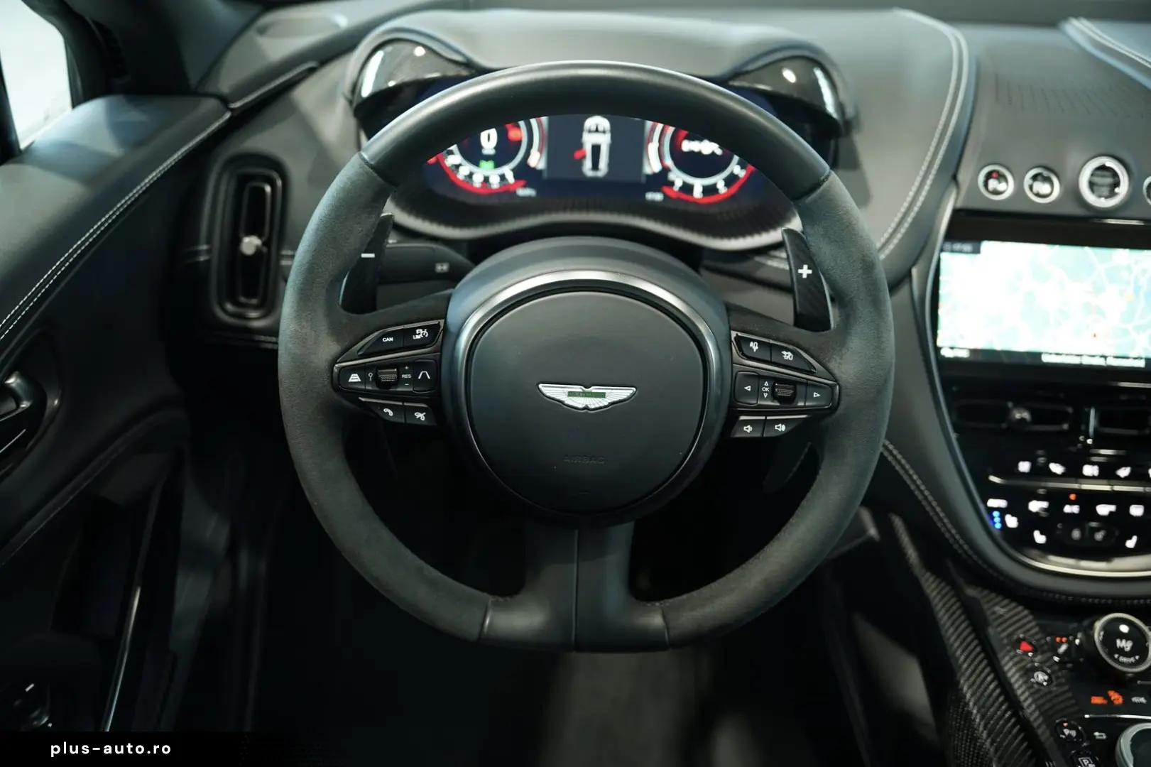 ASTON MARTIN DBX 707 4.0 V8  Carbon .  23