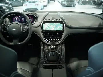 ASTON MARTIN DBX 707 4.0 V8  Carbon .  23