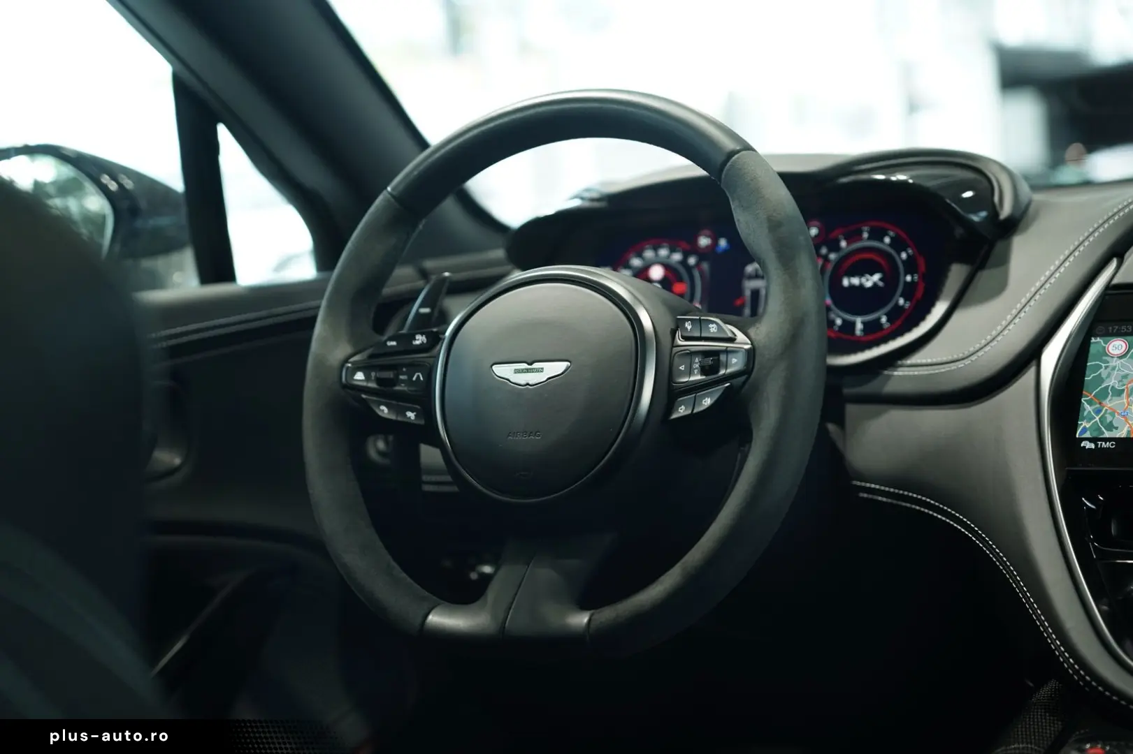 ASTON MARTIN DBX 707 4.0 V8  Carbon .  23