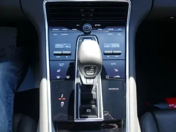 PORSCHE Panamera 4 E-Hybrid Executive PANO HUD CHRONO