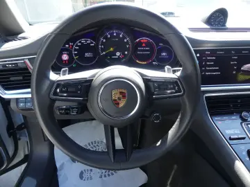 PORSCHE Panamera 4 E-Hybrid Executive PANO HUD CHRONO