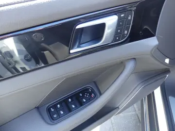 PORSCHE Panamera 4 E-Hybrid Executive PANO HUD CHRONO