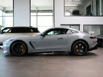 MERCEDES-BENZ AMG GT 63 4M  COUPE ALPINGRAU CARBON 21
