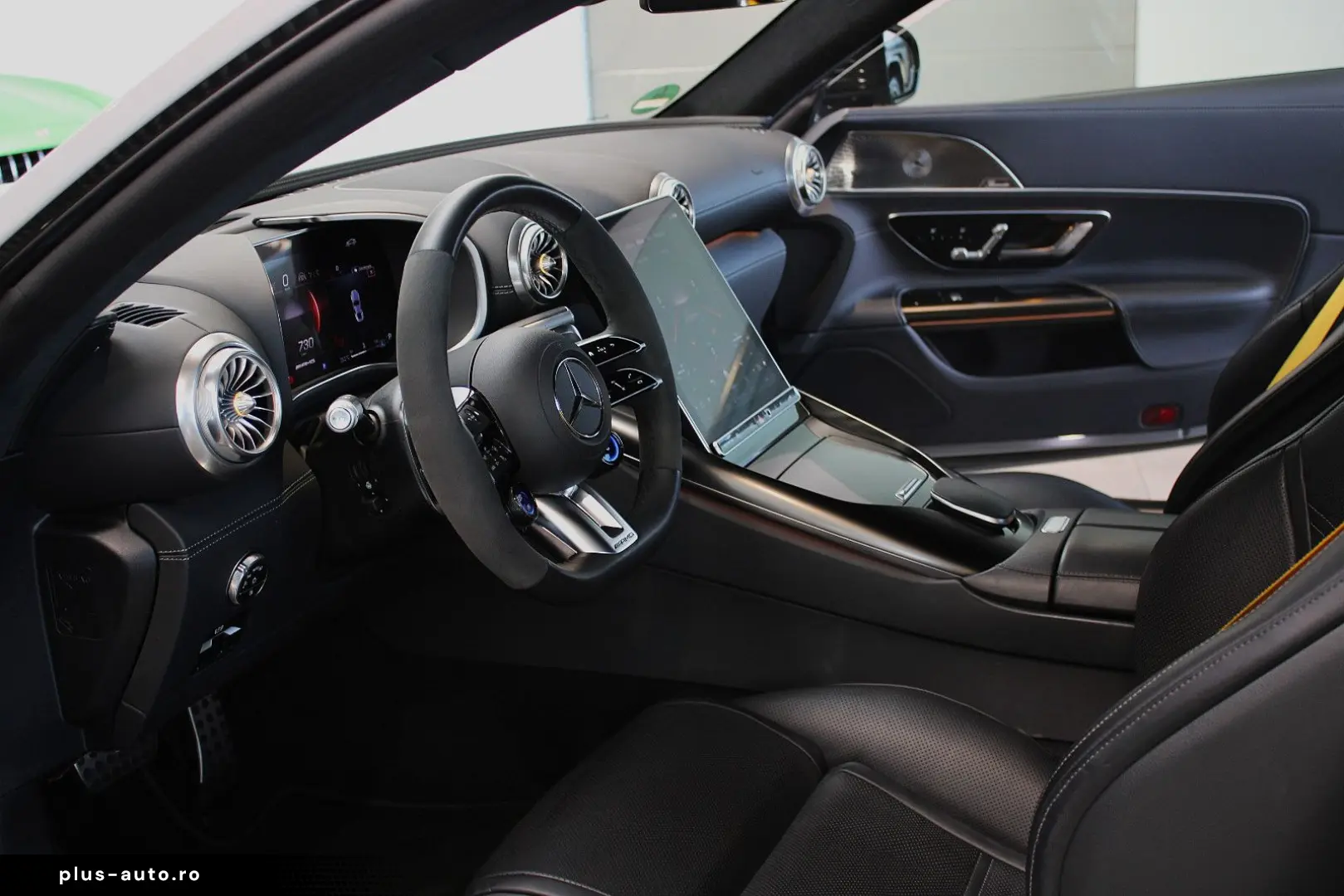 MERCEDES-BENZ AMG GT 63 4M  COUPE ALPINGRAU CARBON 21