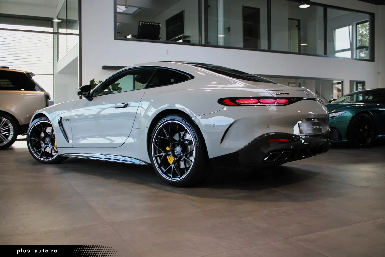 MERCEDES-BENZ AMG GT 63 4M  COUPE ALPINGRAU CARBON 21