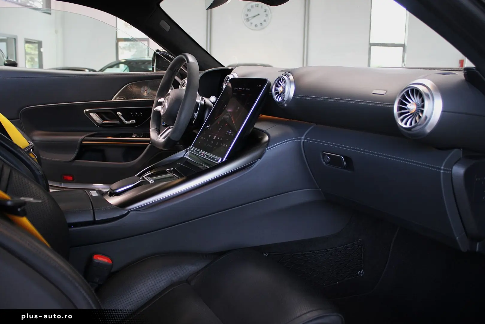 MERCEDES-BENZ AMG GT 63 4M  COUPE ALPINGRAU CARBON 21