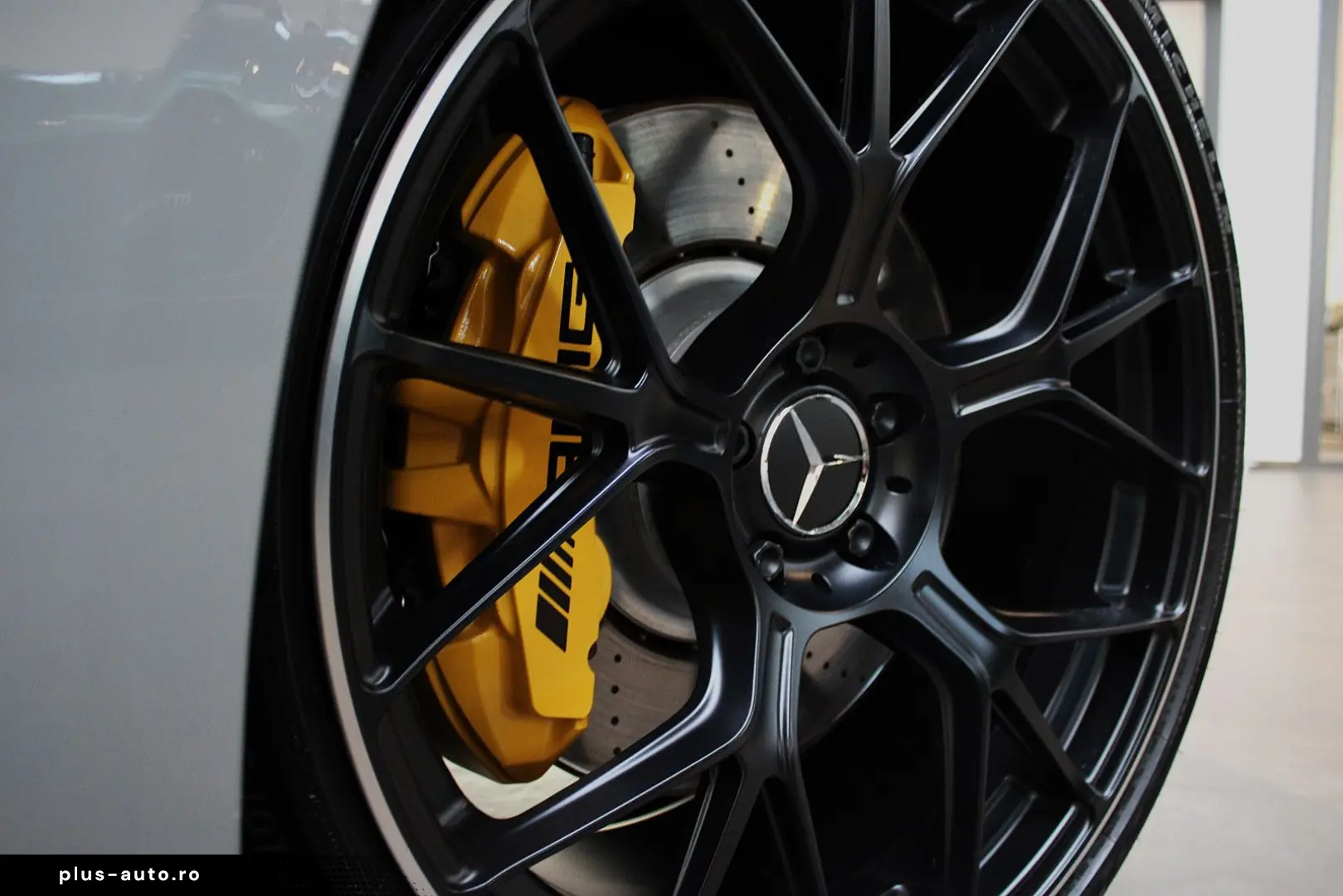 MERCEDES-BENZ AMG GT 63 4M  COUPE ALPINGRAU CARBON 21