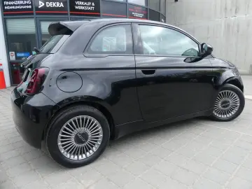 FIAT 500e Icon 70 KW NAVI DAB SPURHALT