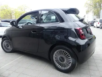 FIAT 500e Icon 70 KW NAVI DAB SPURHALT
