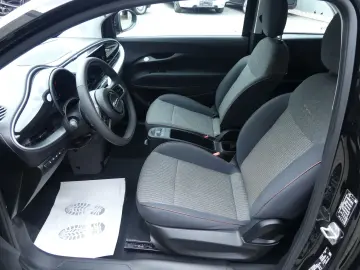 FIAT 500e Icon 70 KW NAVI DAB SPURHALT