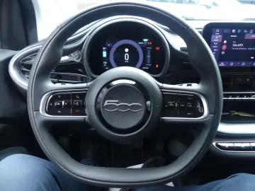 FIAT 500e Icon 70 KW NAVI DAB SPURHALT