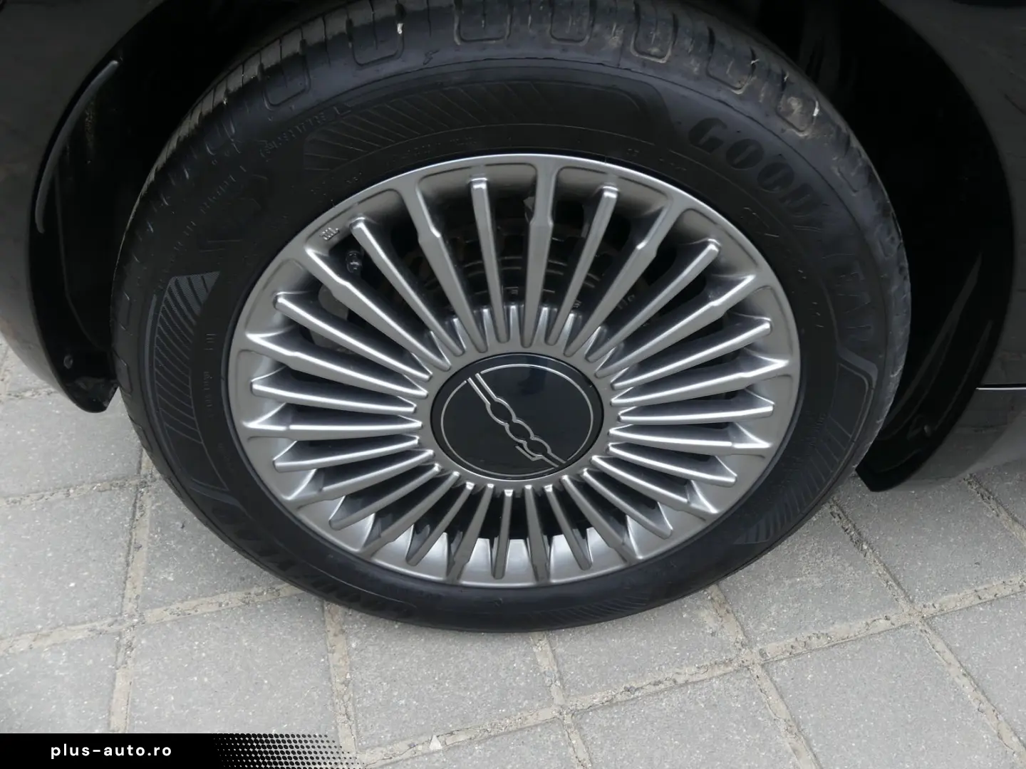 FIAT 500e Icon 70 KW NAVI DAB SPURHALT