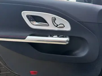 Mercedes-Benz CLA 200 AMG Night Superscreen
