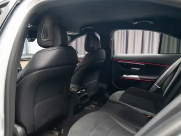 Mercedes-Benz E 200 4MATIC NEW MODELL
