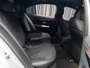 Mercedes-Benz E 200 4MATIC NEW MODELL