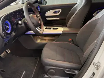 Mercedes-Benz CLA 200 AMG Night Panorama Multibeam