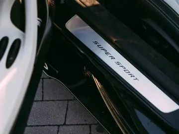 BUGATTI Chiron