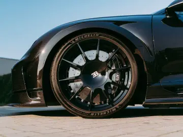 BUGATTI Chiron