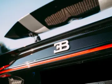BUGATTI Chiron