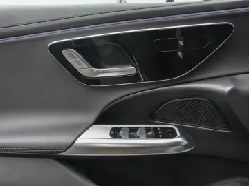 MERCEDES-BENZ E 300 de 4M AMG Rückfahrkamera Totwink…