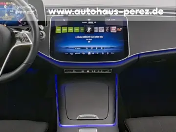 MERCEDES-BENZ E 200 4Matic AVANTGARDE DIGI LIGHT-360…