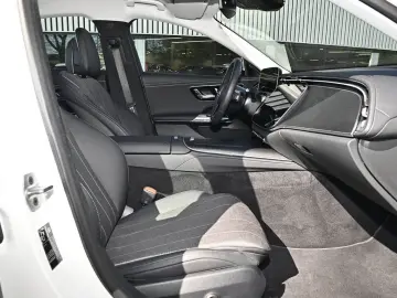 MERCEDES-BENZ E 300 e 4M Avantgarde Advanced  LED Ka…