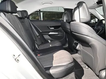 MERCEDES-BENZ E 300 e 4M Avantgarde Advanced  LED Ka…