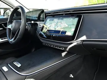 MERCEDES-BENZ E 300 e 4M Avantgarde Advanced  LED Ka…