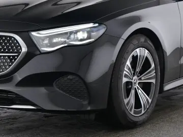 MERCEDES-BENZ E 220 d 4M   AVANTGARDE MEMO 360 DISTR KAMERA
