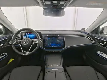 MERCEDES-BENZ E 220 d 4M   AVANTGARDE MEMO 360 DISTR KAMERA