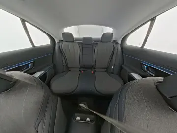 MERCEDES-BENZ E 220 d 4M   AVANTGARDE MEMO 360 DISTR KAMERA