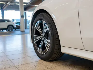 MERCEDES-BENZ E 220 d 4M Avantgarde Advanced  LED Ka…
