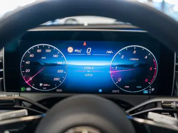 MERCEDES-BENZ E 220 d 4M Avantgarde Advanced  LED Ka…