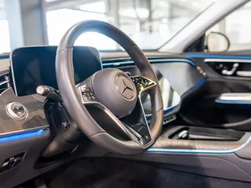 MERCEDES-BENZ E 220 d 4M Avantgarde Advanced  LED Ka…