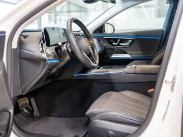 MERCEDES-BENZ E 220 d 4M Avantgarde Advanced  LED Ka…