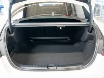 MERCEDES-BENZ E 220 d 4M Avantgarde Advanced  LED Ka…