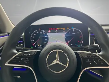 MERCEDES-BENZ E 220 d 4M Avantgarde ADV.  Burmester …